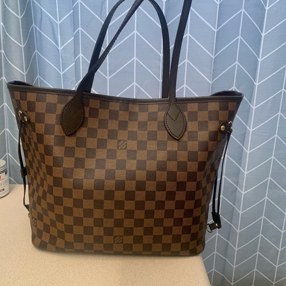 Louis Vuitton Handbags - Louis Vuitton neverfull MM